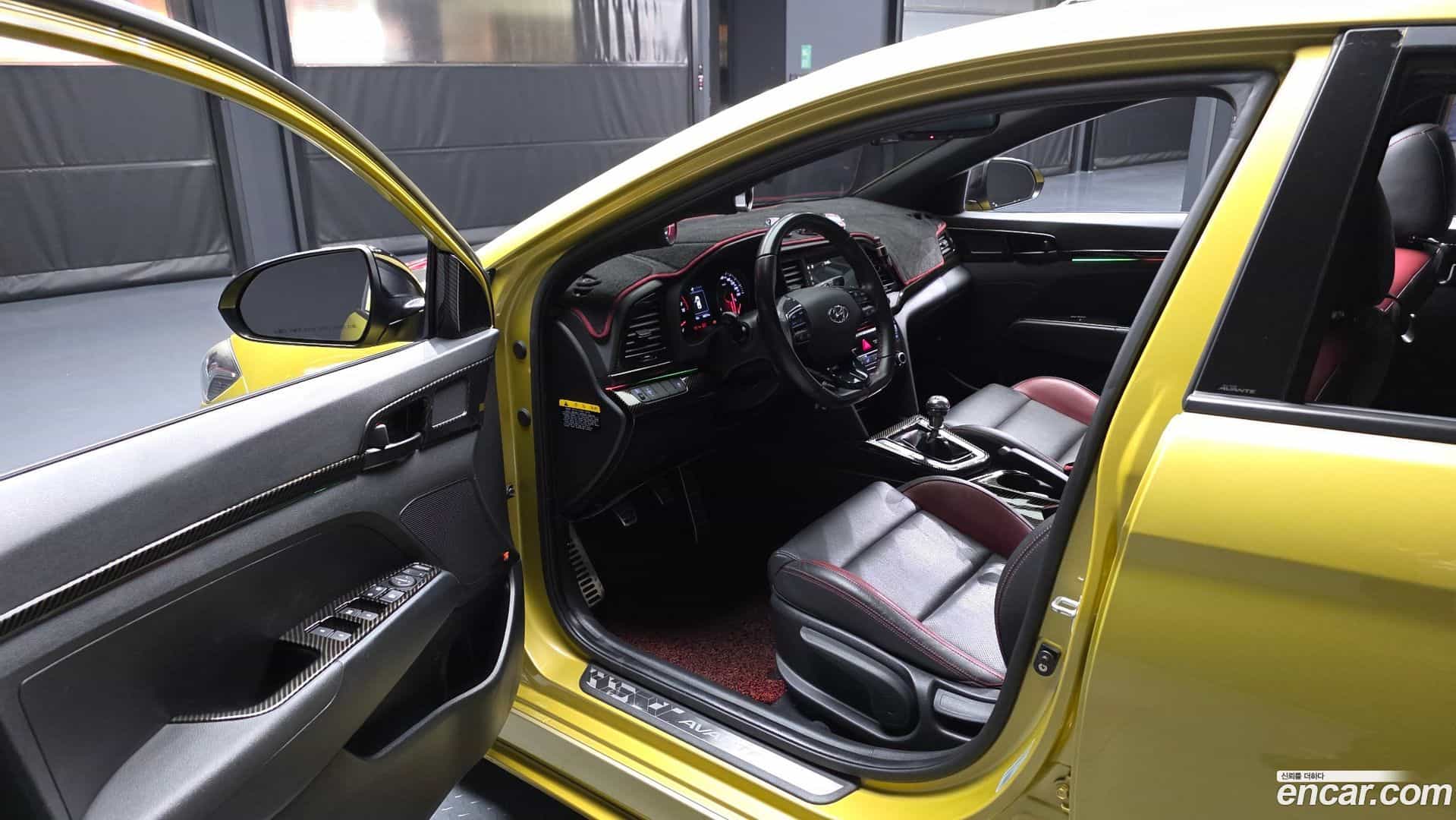 AVANTE Hyundai 2017.1-INNER-010