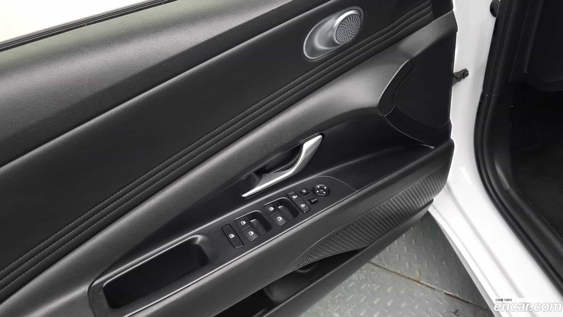 AVANTE Hyundai 2021.7-OPTION-017