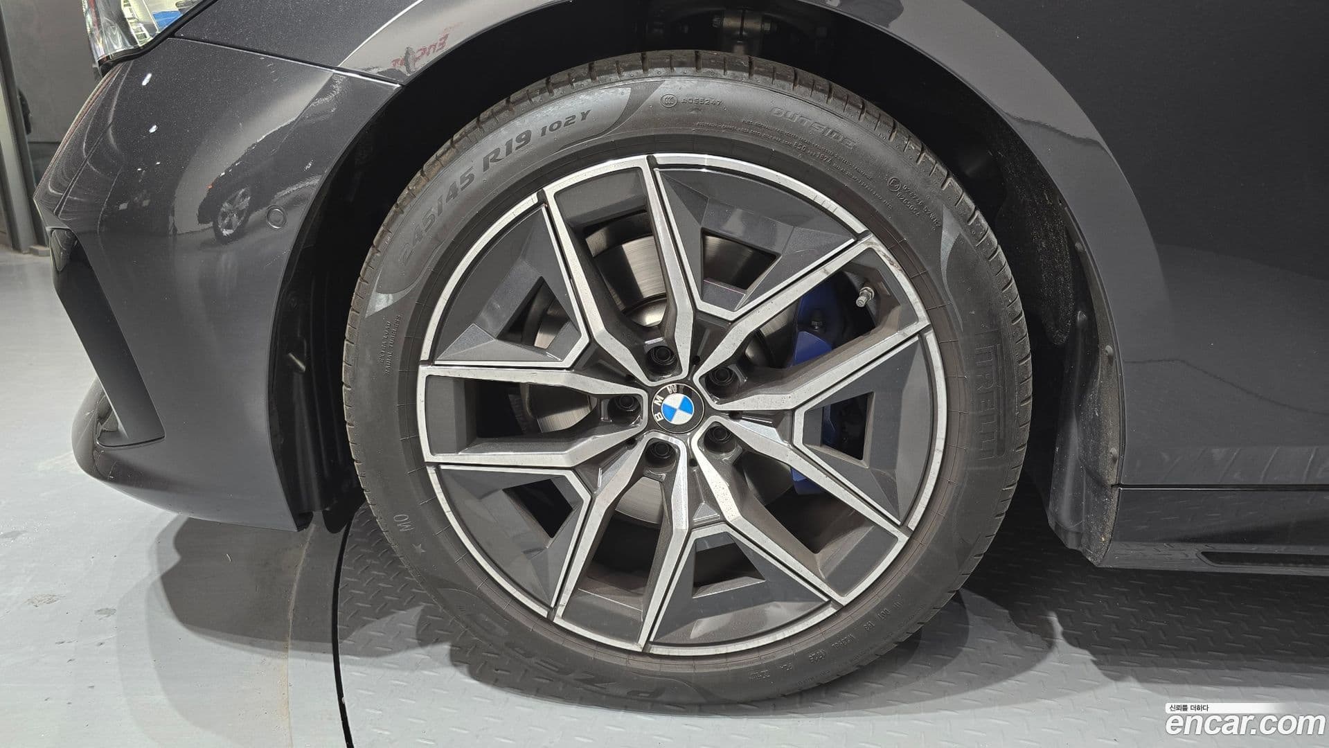 Main__Slider__Photo:5-Series BMW 2025.8-4
