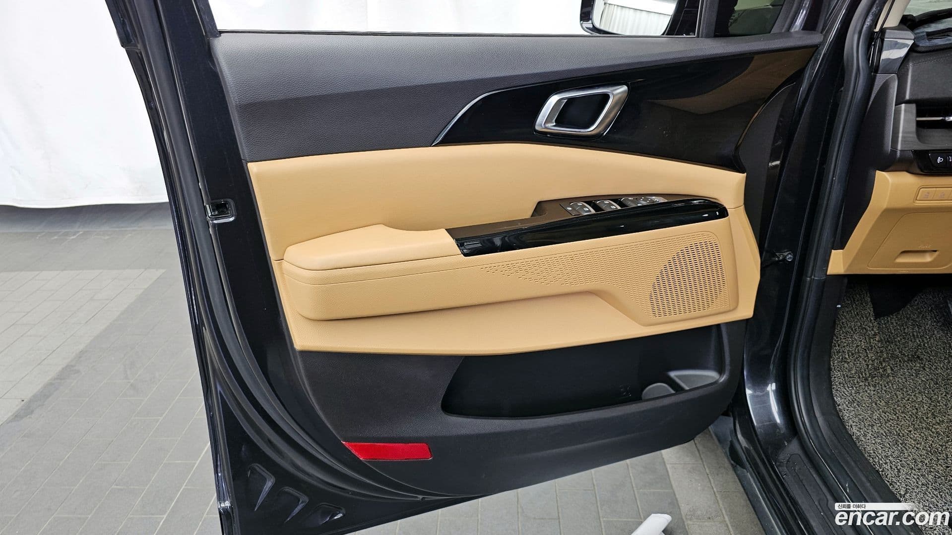 Main__Slider__Photo:Canival Kia 2021.0-24
