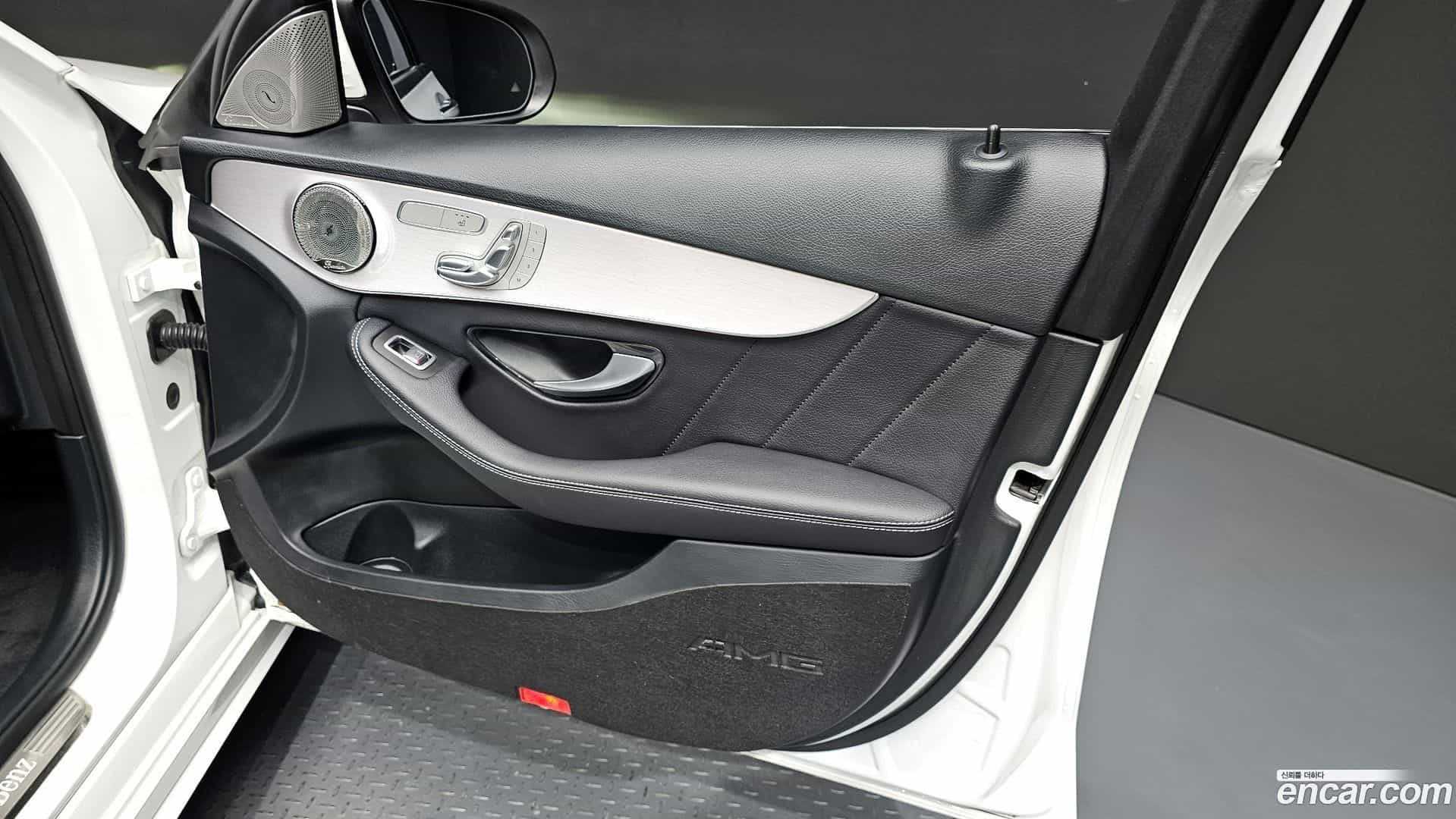 C-Class Mercedes-Benz 2021.3-INNER-034