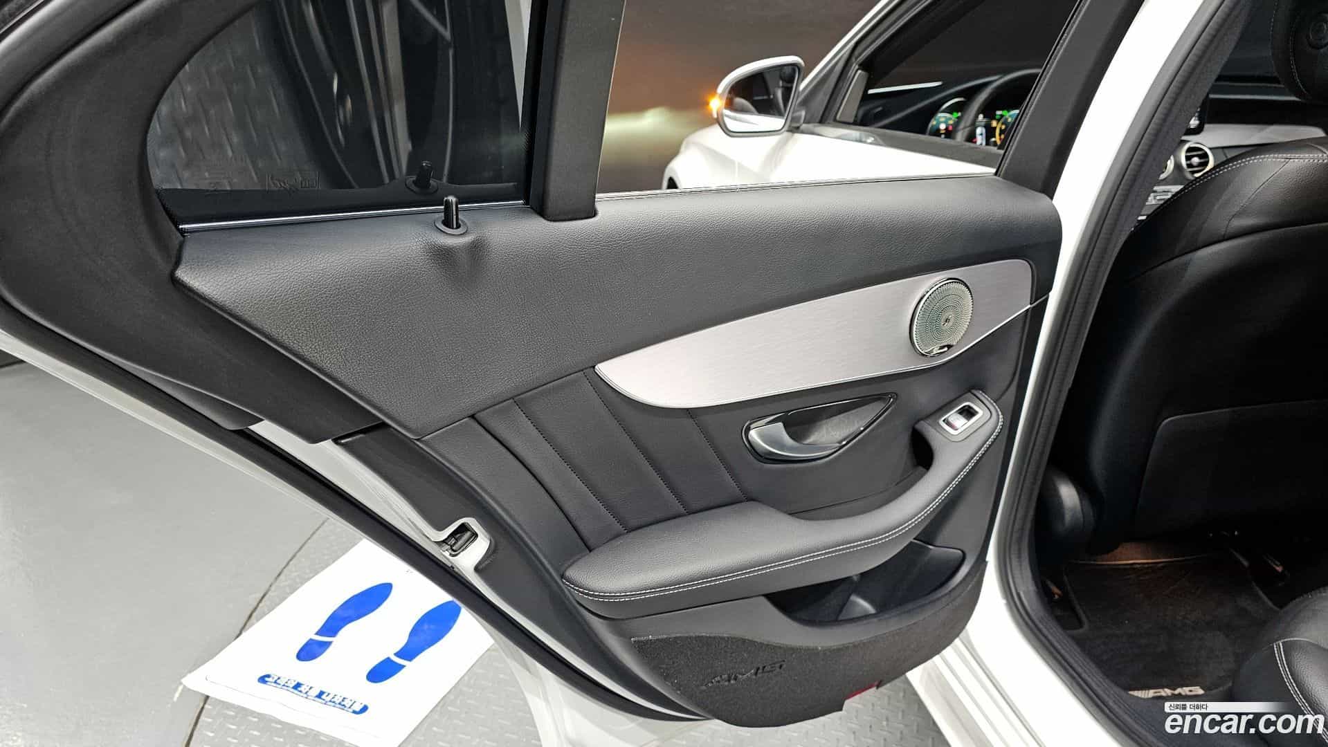 C-Class Mercedes-Benz 2021.3-INNER-035