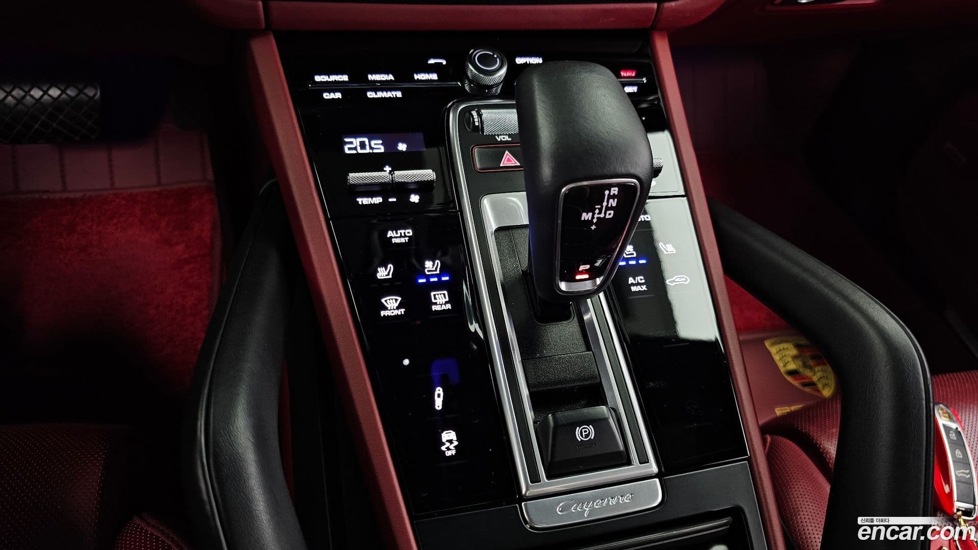 Main__Slider__Photo:Cayenne Porsche 2022.1-8