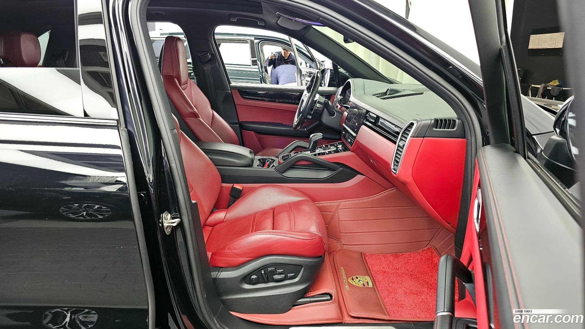 Main__Slider__Photo:Cayenne Porsche 2022.1-10
