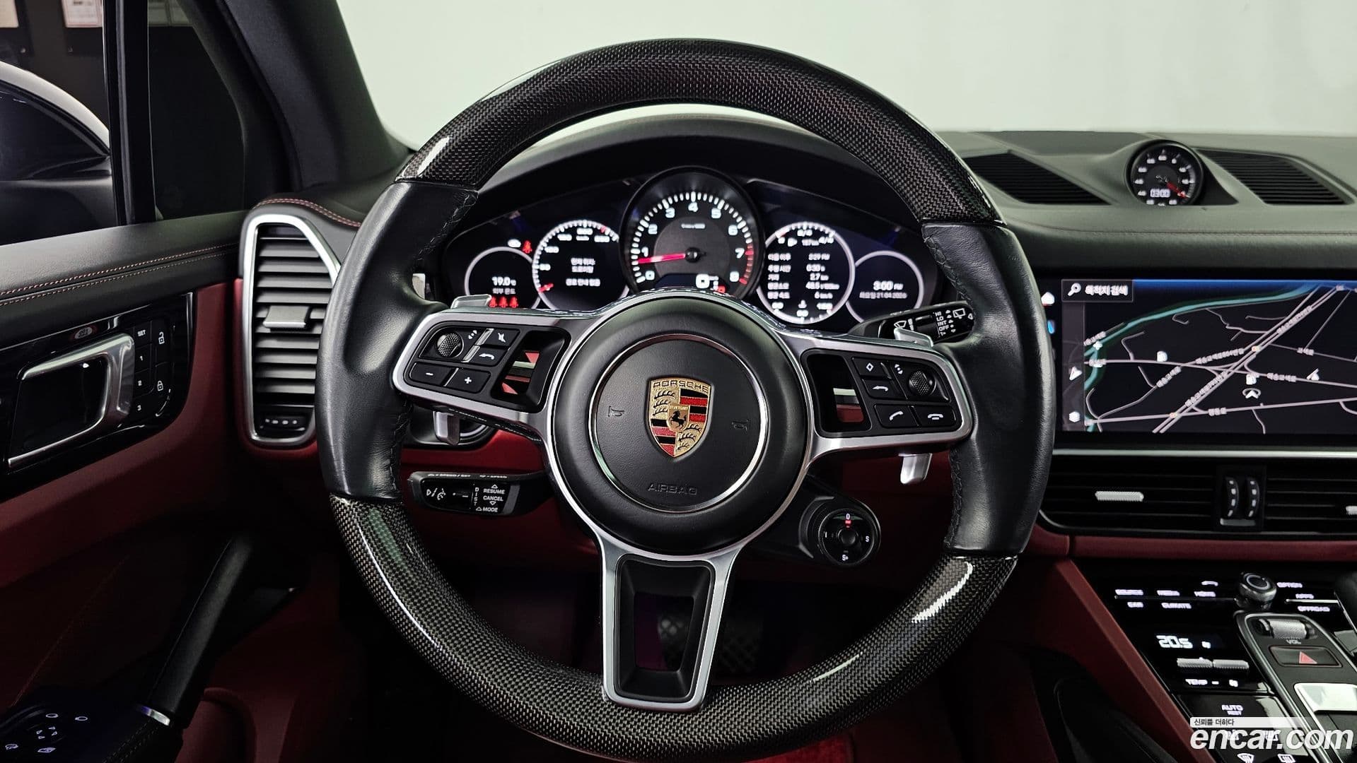 Main__Slider__Photo:Cayenne Porsche 2022.1-12