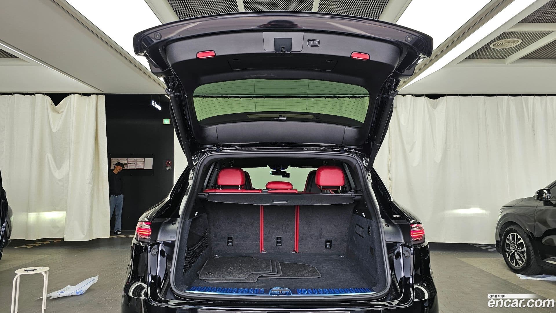 Main__Slider__Photo:Cayenne Porsche 2022.1-19