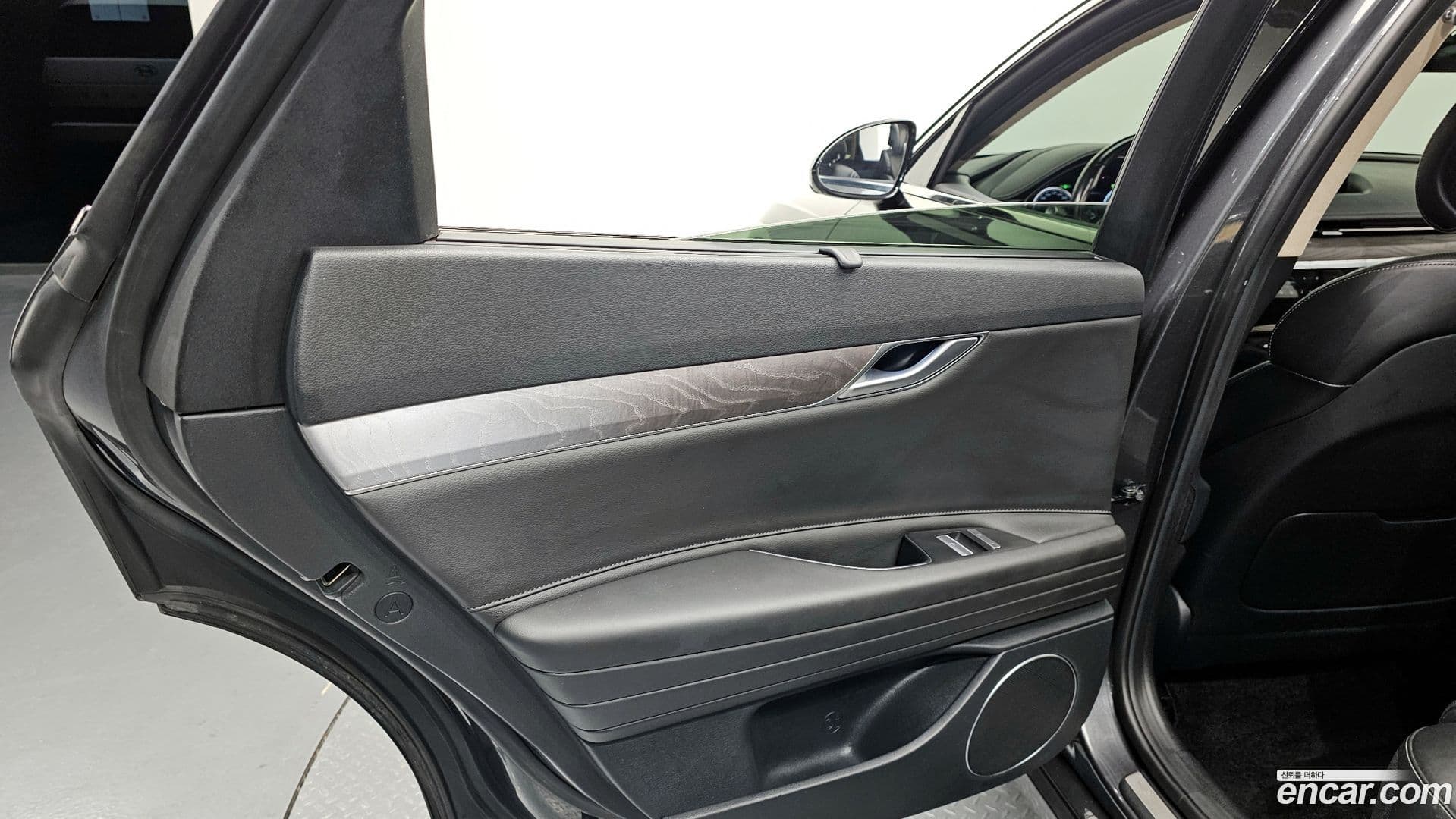 Main__Slider__Photo:G80 Genesis 2020.6-24