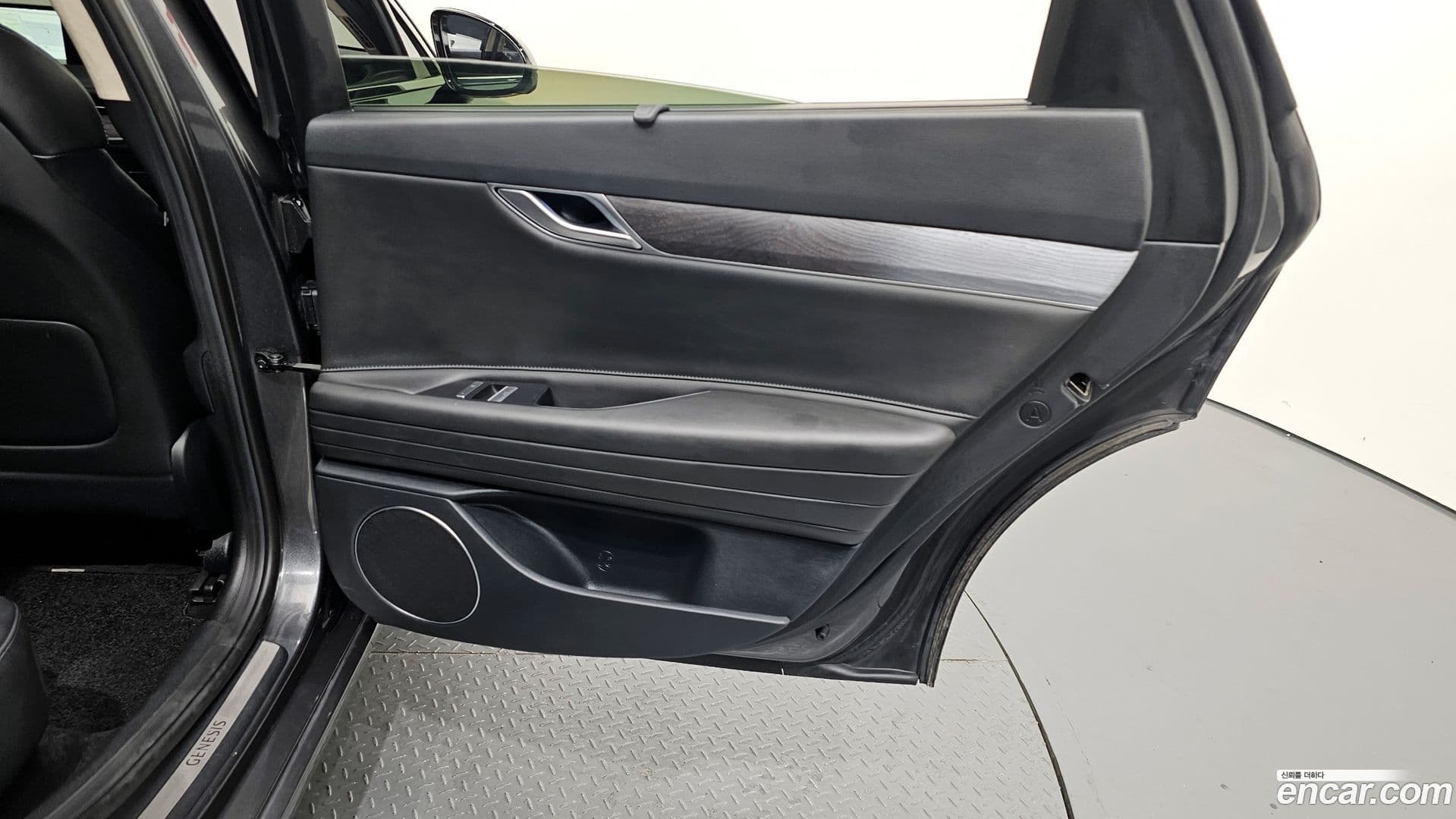 Main__Slider__Photo:G80 Genesis 2020.6-30