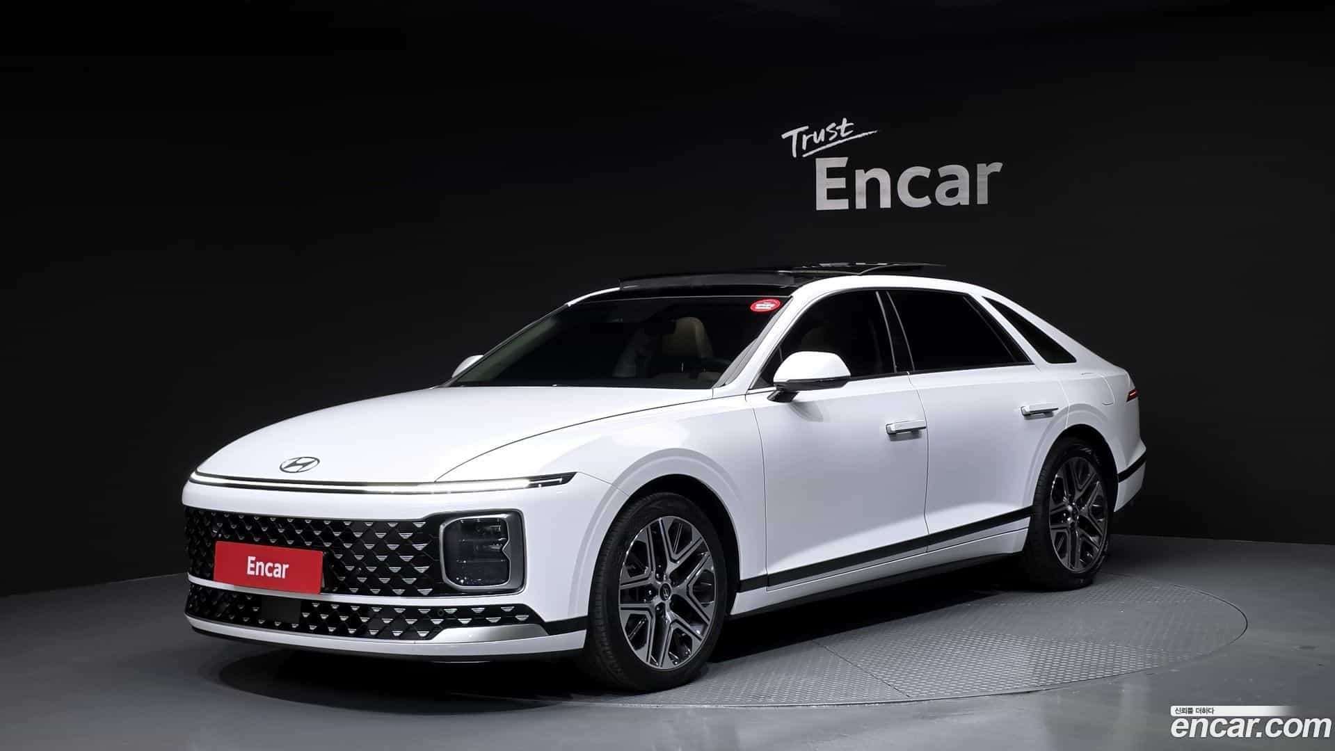 Grandeur Hyundai 2023.6-OUTER-001