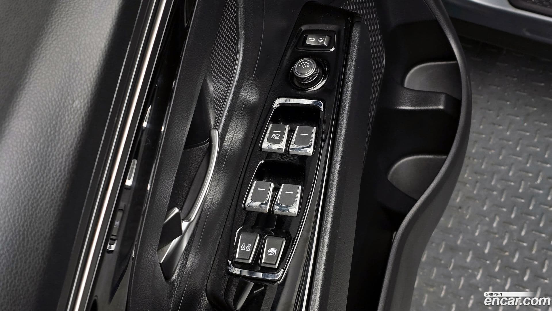Main__Slider__Photo:KORANDO KG Mobility 2020.4-25