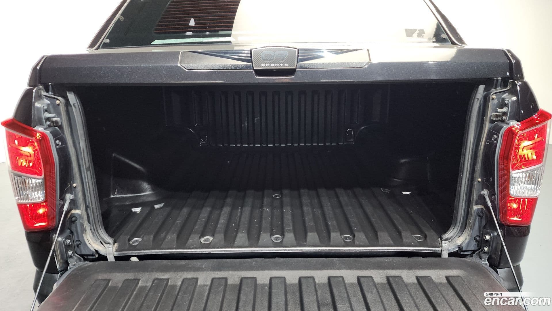 Main__Slider__Photo:Rexton KG Mobility 2020.5-19