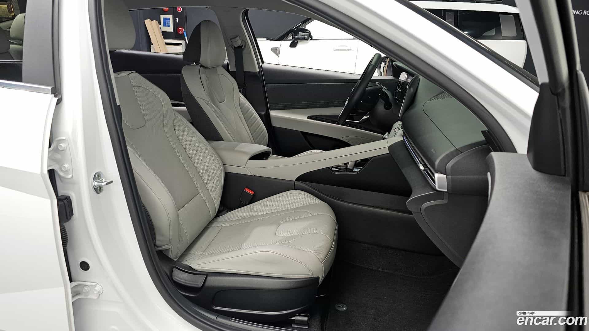 AVANTE Hyundai 2020.6-INNER-036