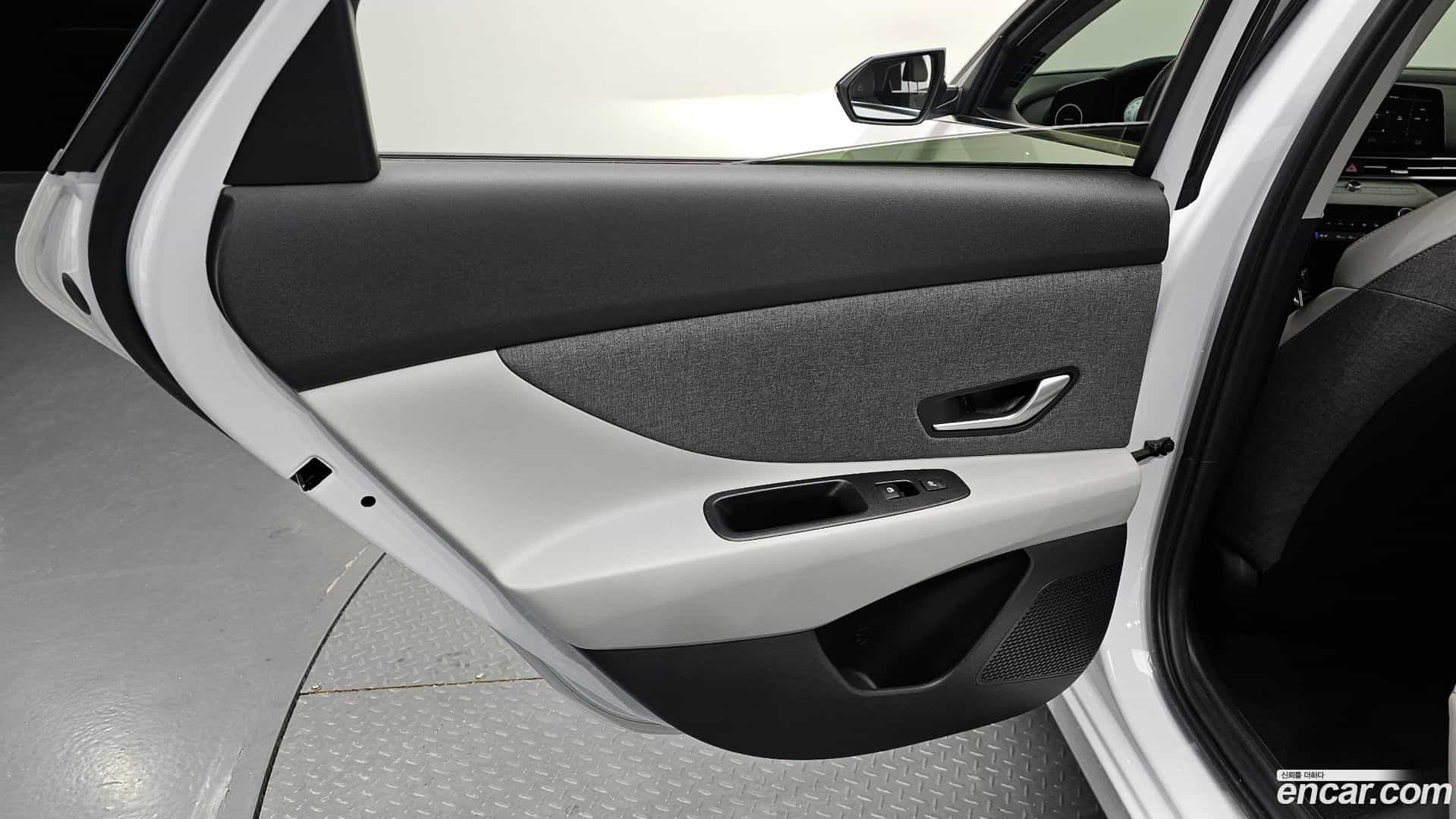 AVANTE Hyundai 2020.6-OPTION-040