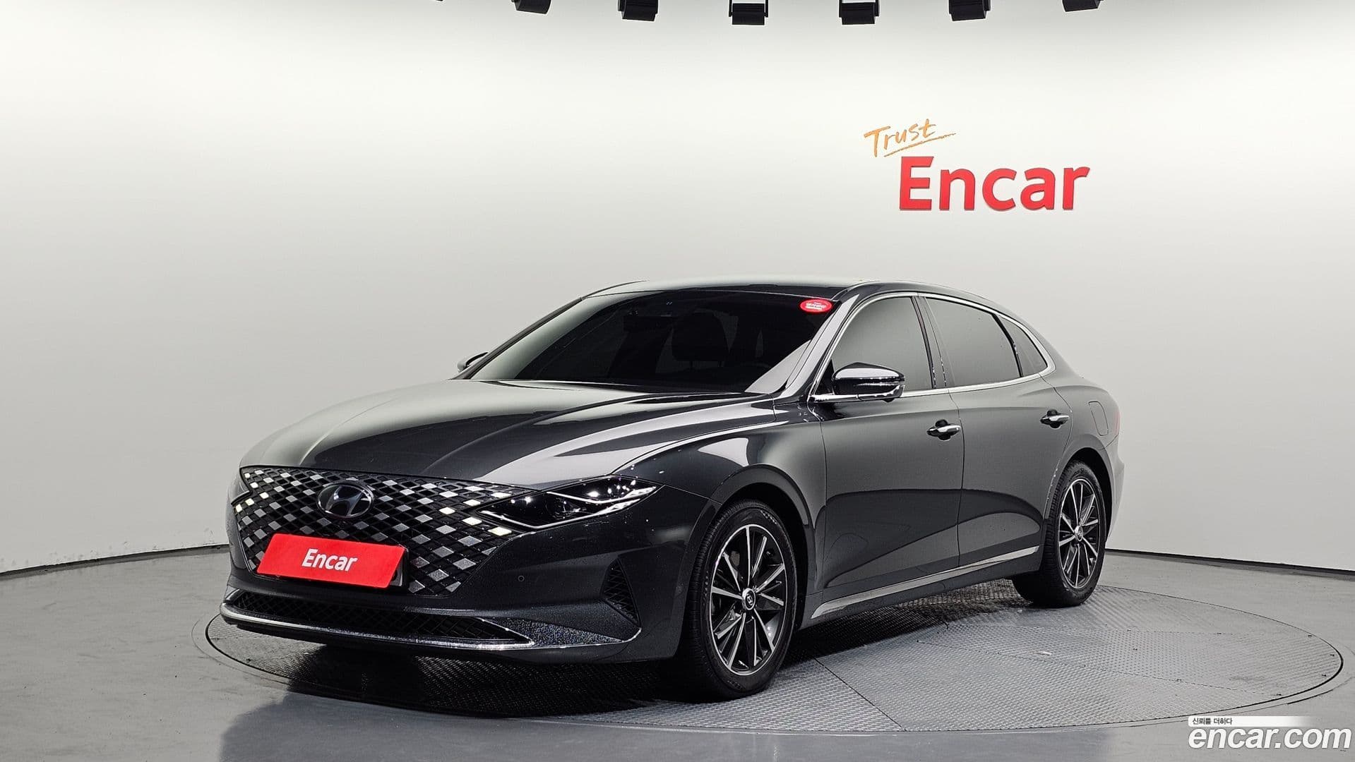 Main__Slider__Photo:Grandeur Hyundai 2022.6-0