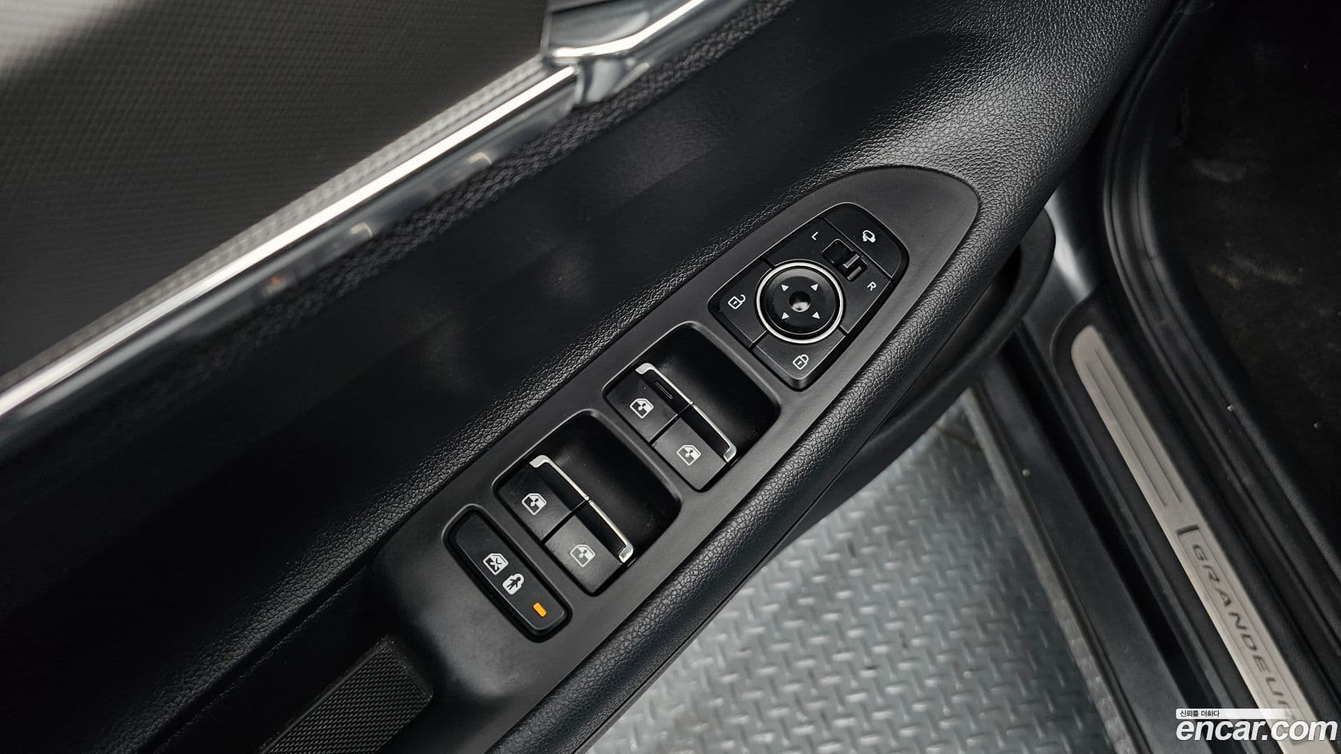 Main__Slider__Photo:Grandeur Hyundai 2022.6-12