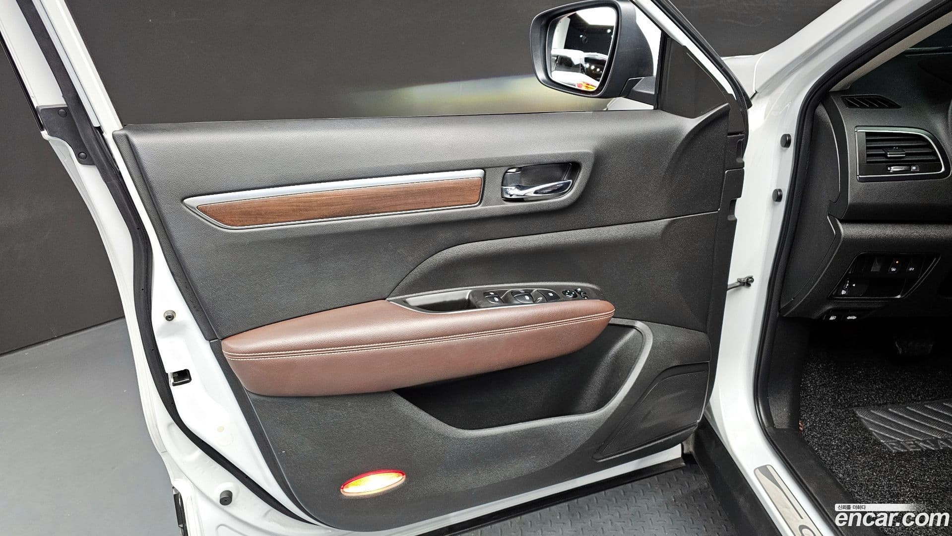 Main__Slider__Photo:QM6 Renault Korea 2019.8-23