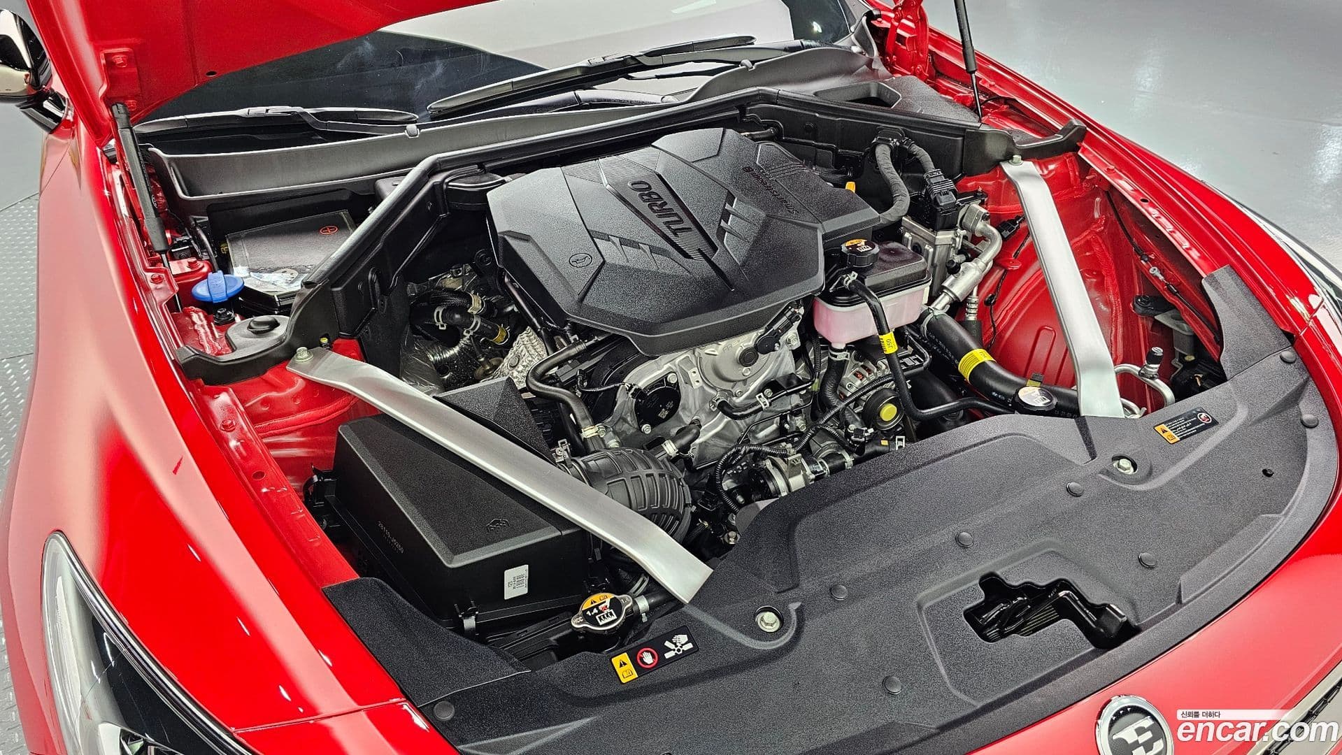 Main__Slider__Photo:Stinger Kia 2021.1-5
