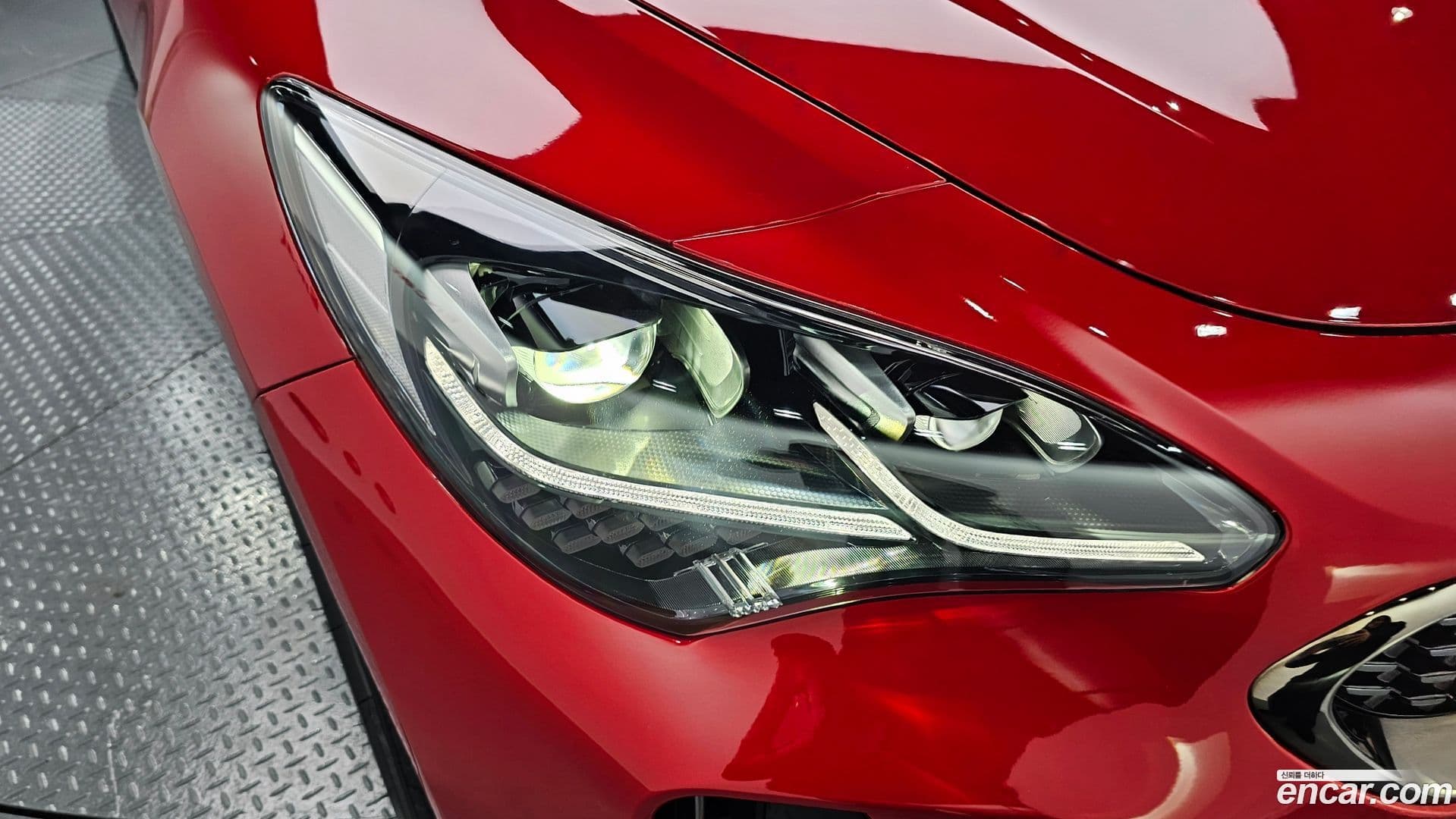 Main__Slider__Photo:Stinger Kia 2021.1-21