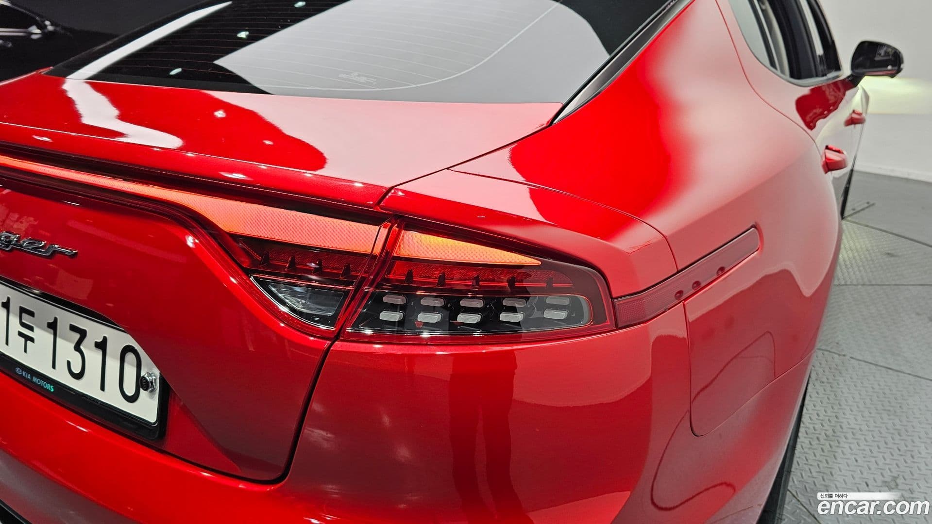Main__Slider__Photo:Stinger Kia 2021.1-22