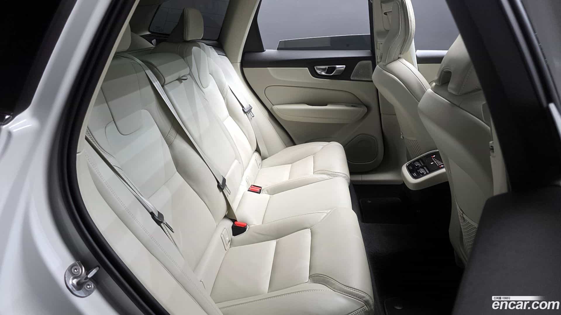 XC60 Volvo 2026.0-INNER-036