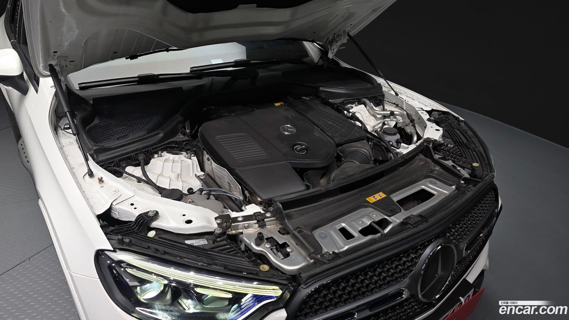 Main__Slider__Photo:GLC-Class Mercedes-Benz 2024.0-5