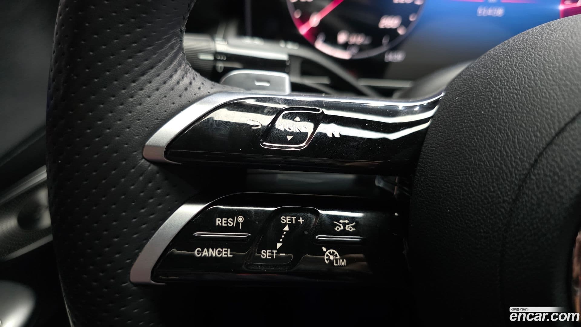 Main__Slider__Photo:GLC-Class Mercedes-Benz 2024.0-26