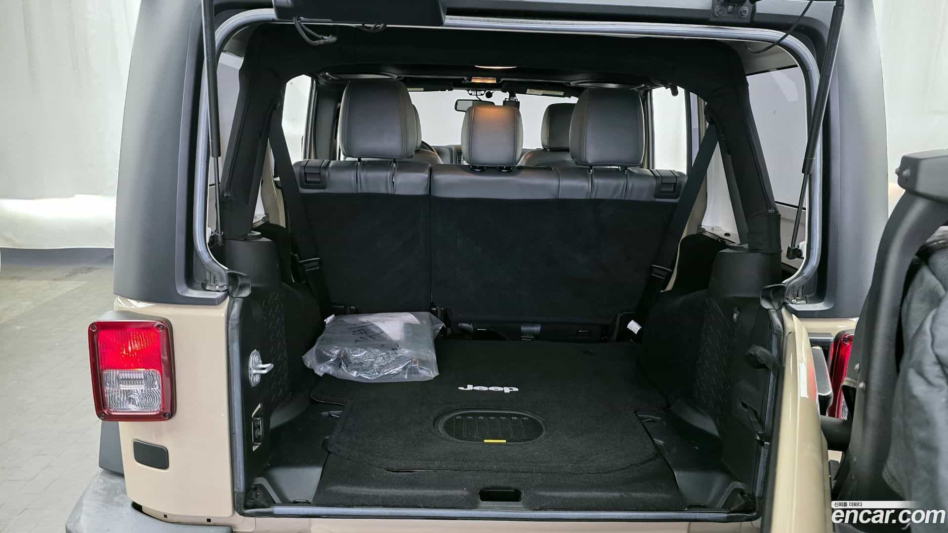 Wrangler Jeep 2016.8-OPTION-024
