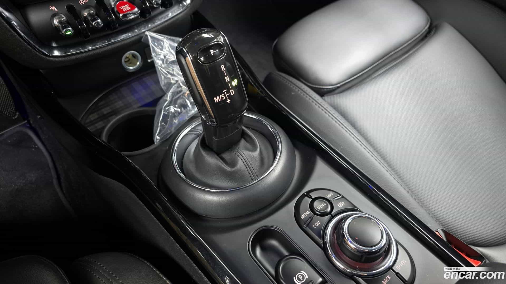 Clubman Mini 2022.5-INNER-009