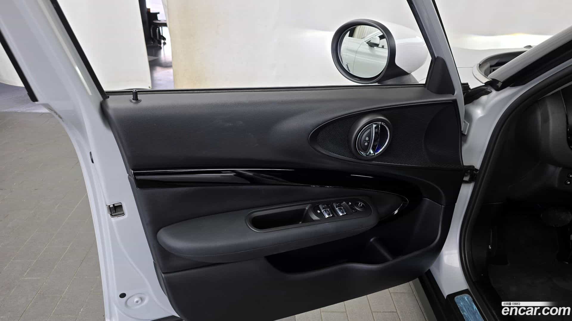 Clubman Mini 2022.5-INNER-034