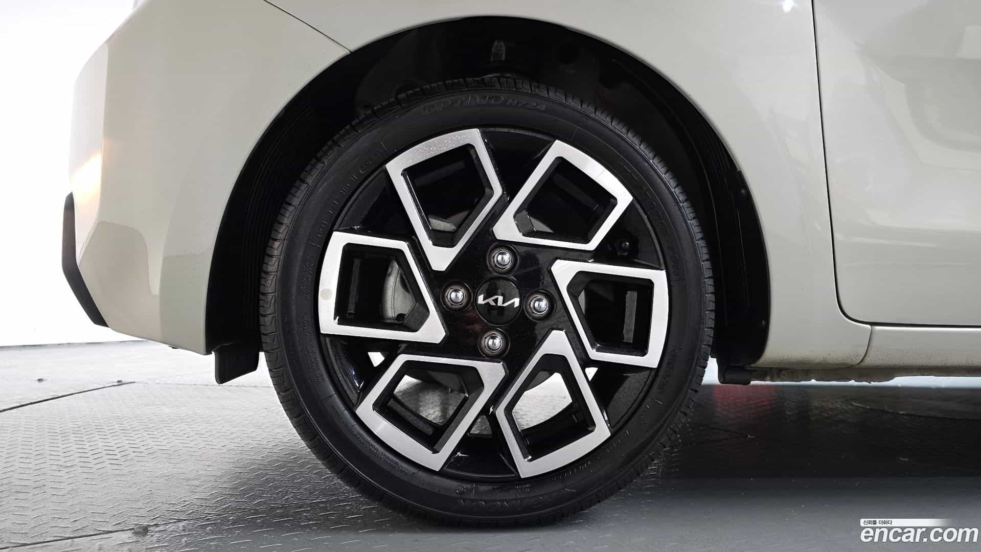 RAY Kia 2023.4-OUTER-005