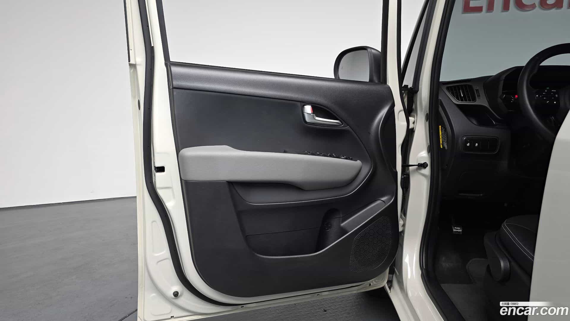 RAY Kia 2023.4-INNER-034