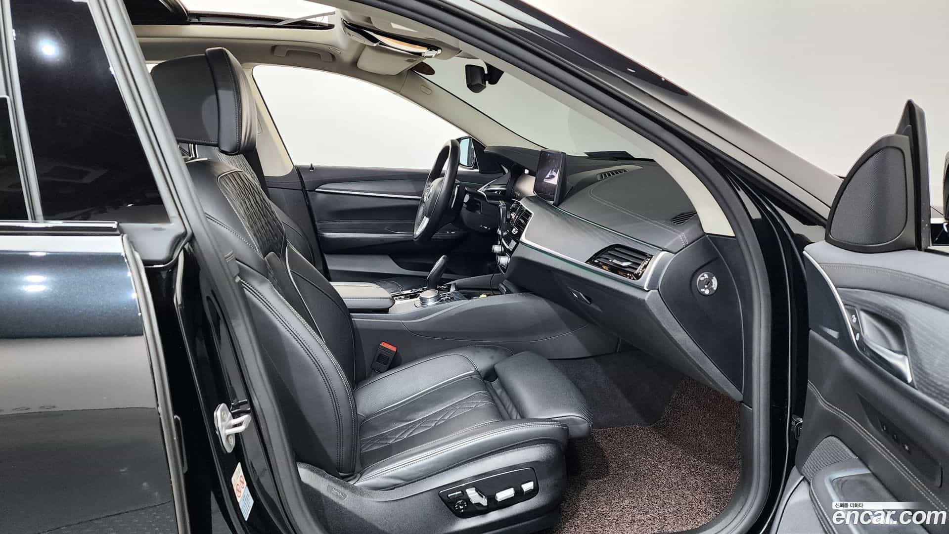 Gran Turismo BMW 2021.1-INNER-036