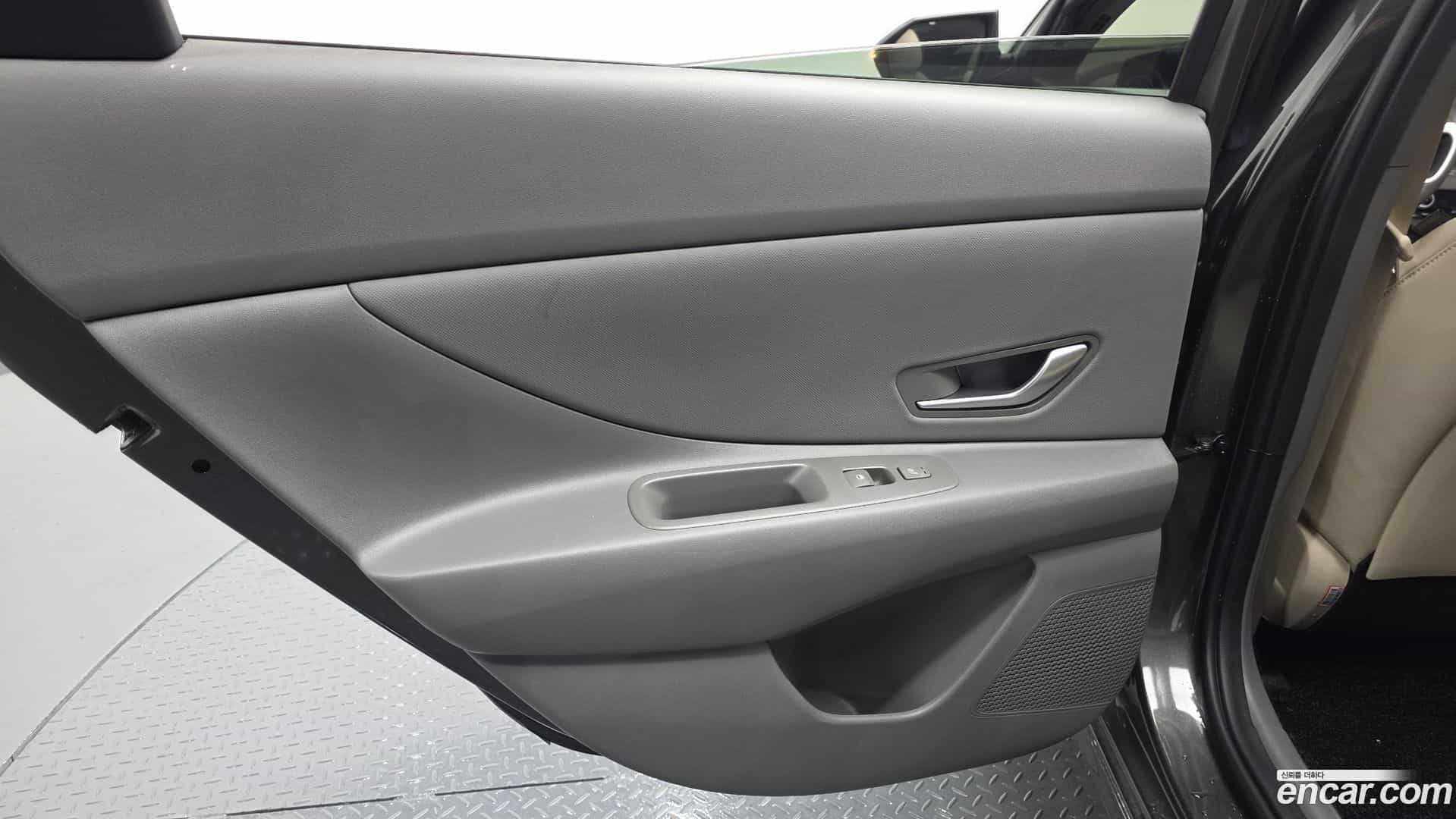 AVANTE Hyundai 2023.2-INNER-035