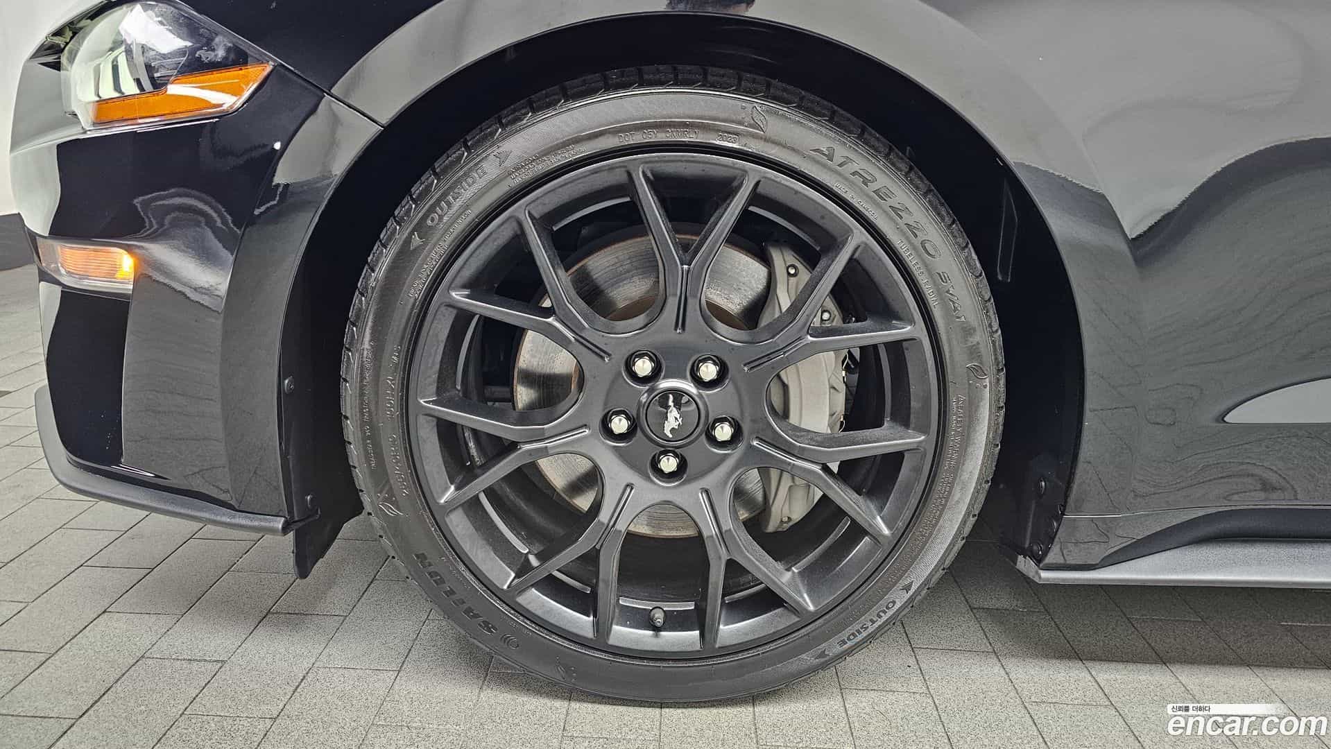 Mustang Ford 2022.11-OUTER-005