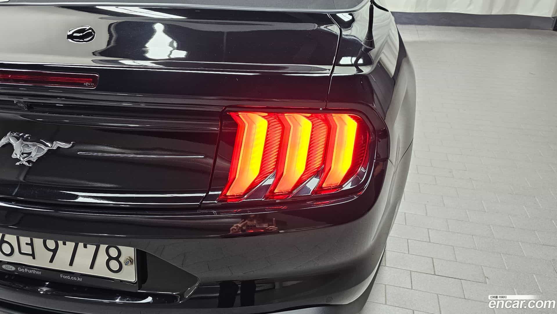 Mustang Ford 2022.11-OUTER-033