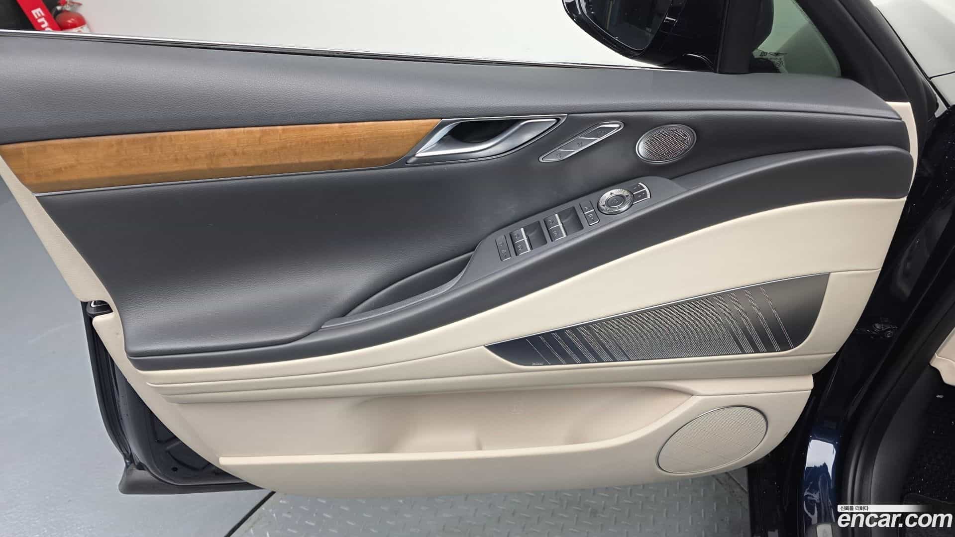 G80 Genesis 2021.1-INNER-034