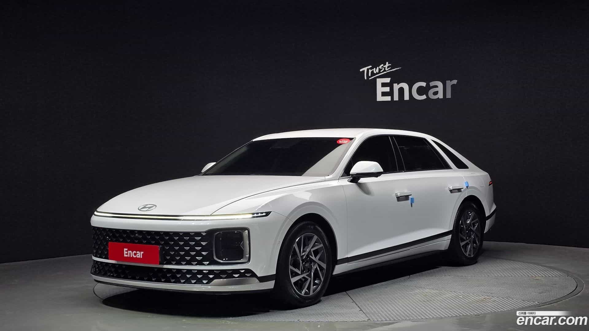 Grandeur Hyundai 2023.0-OUTER-001