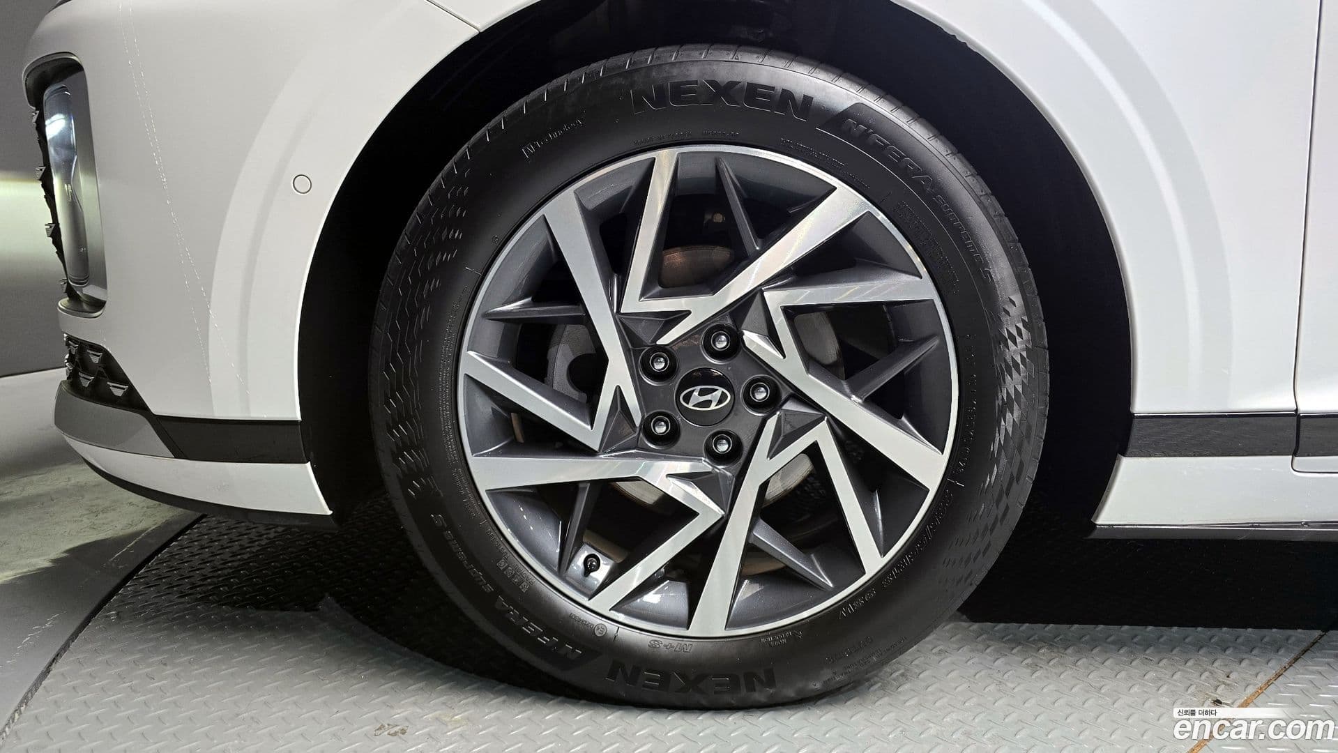 Main__Slider__Photo:Grandeur Hyundai 2023.0-4