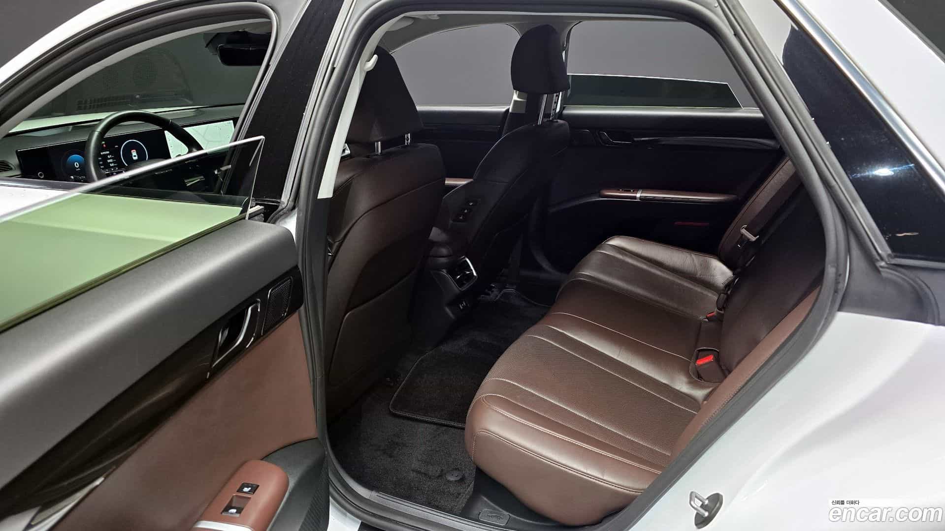 Grandeur Hyundai 2023.0-OPTION-015