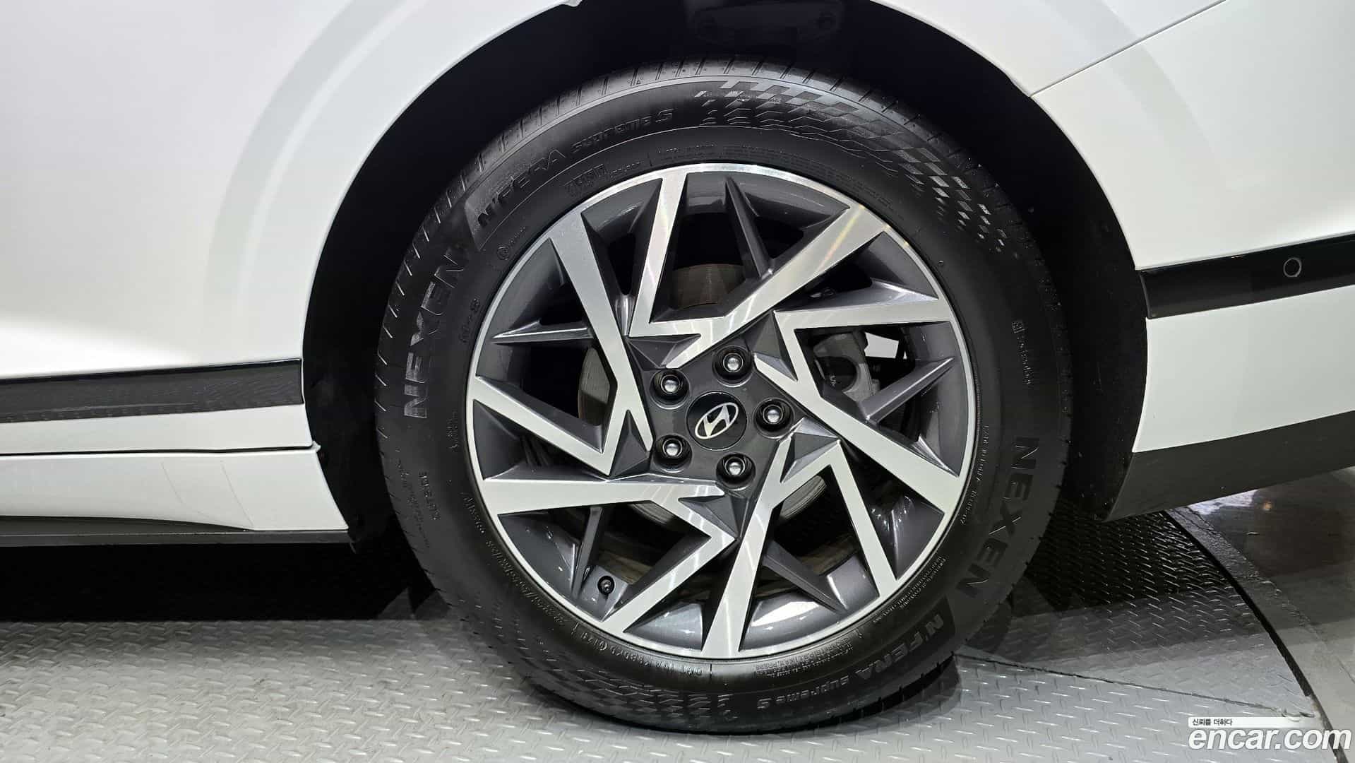Grandeur Hyundai 2023.0-OUTER-031