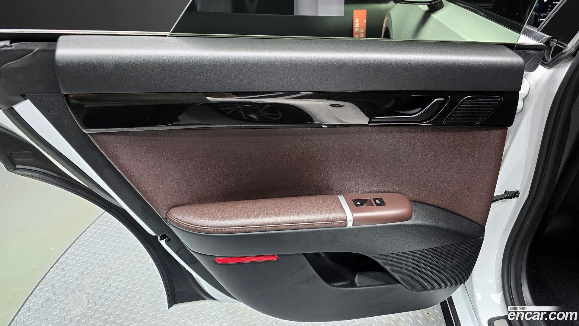 Main__Slider__Photo:Grandeur Hyundai 2023.0-24