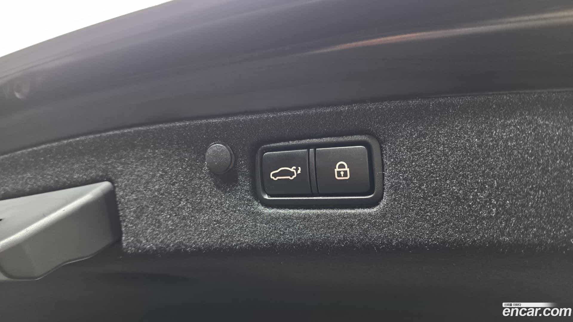 Grandeur Hyundai 2022.5-OPTION-024