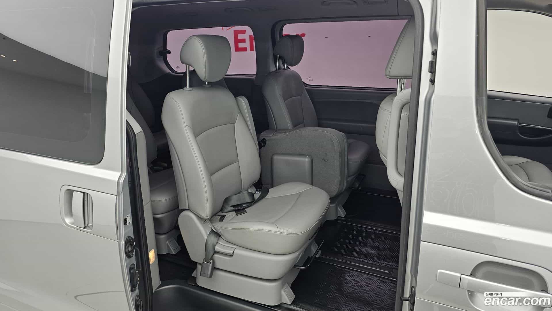 Starex Hyundai 2020.6-OPTION-015
