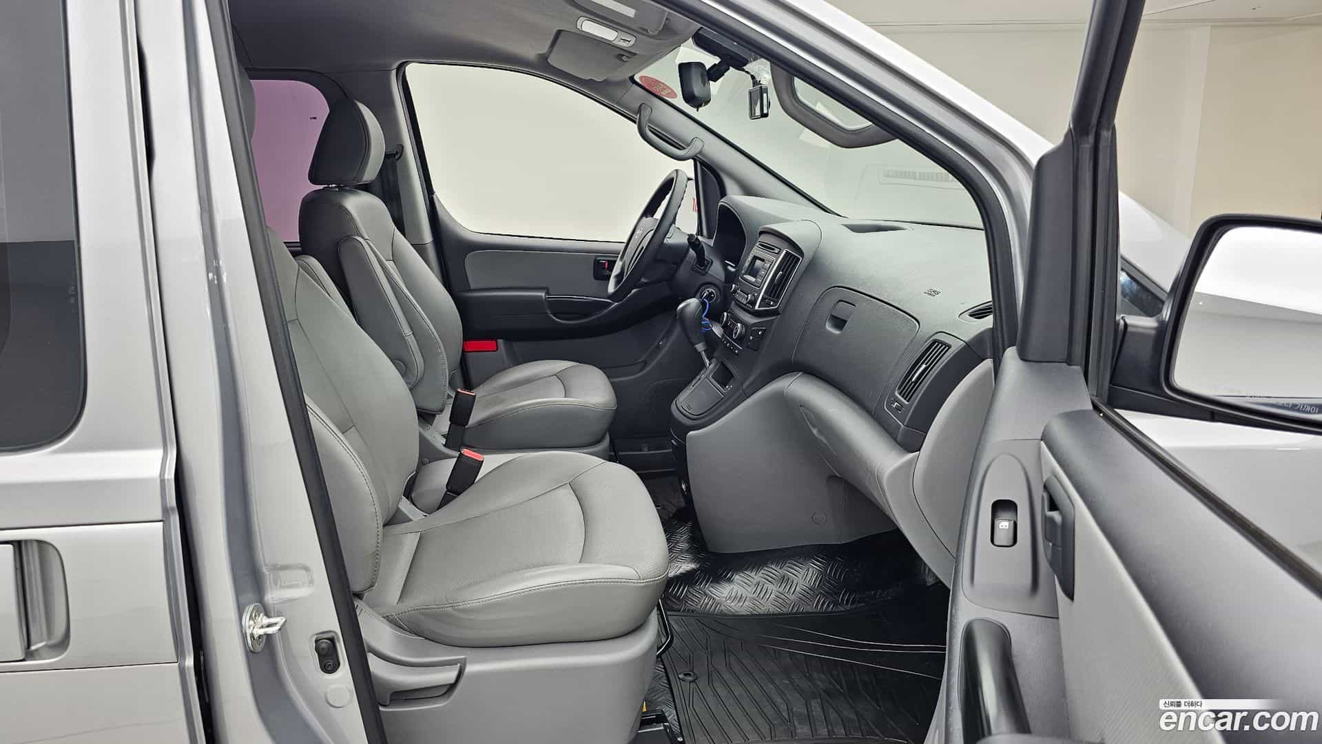 Starex Hyundai 2020.6-OPTION-016