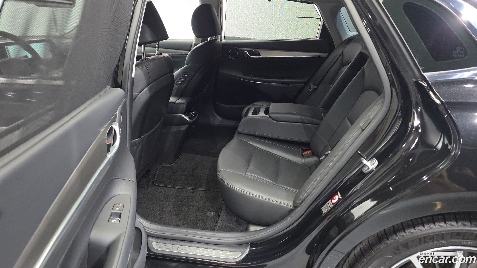 Main__Slider__Photo:Grandeur Hyundai 2022.5-11
