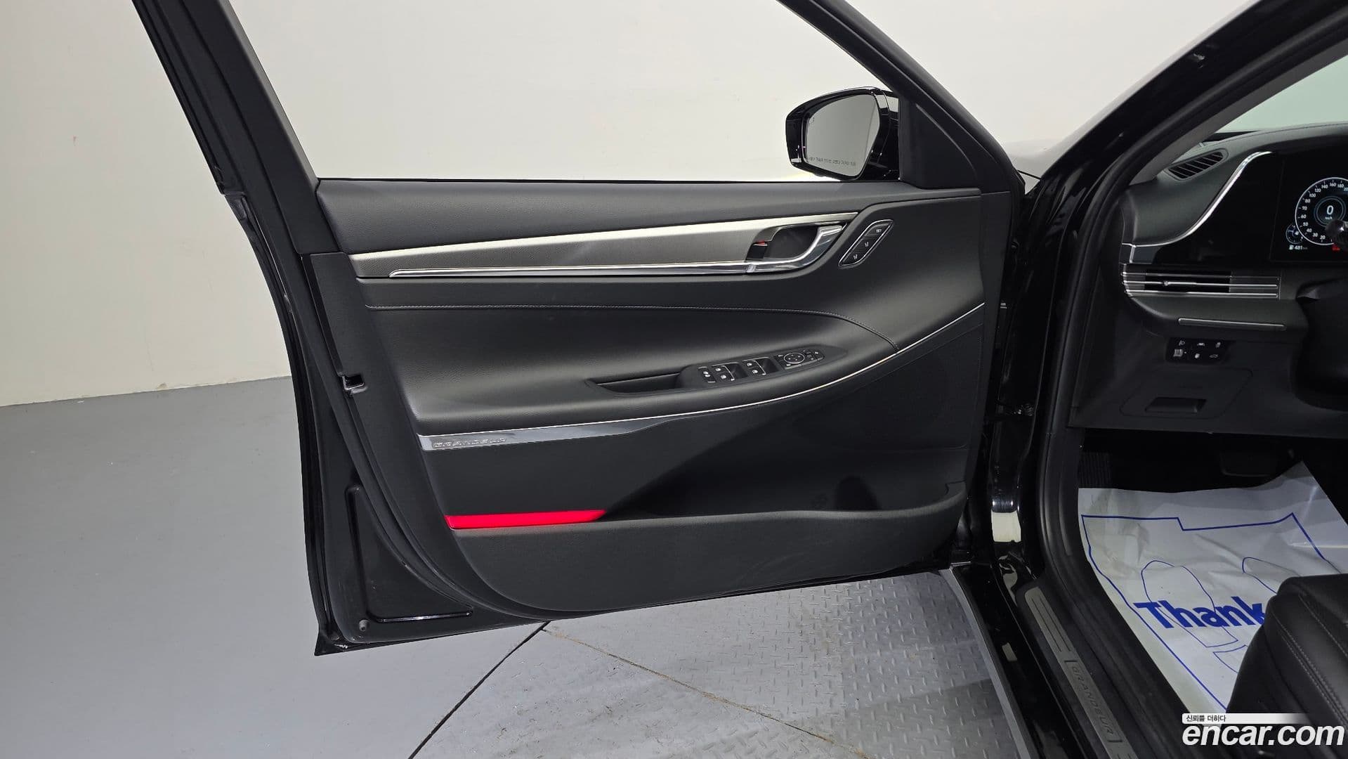 Main__Slider__Photo:Grandeur Hyundai 2022.5-23