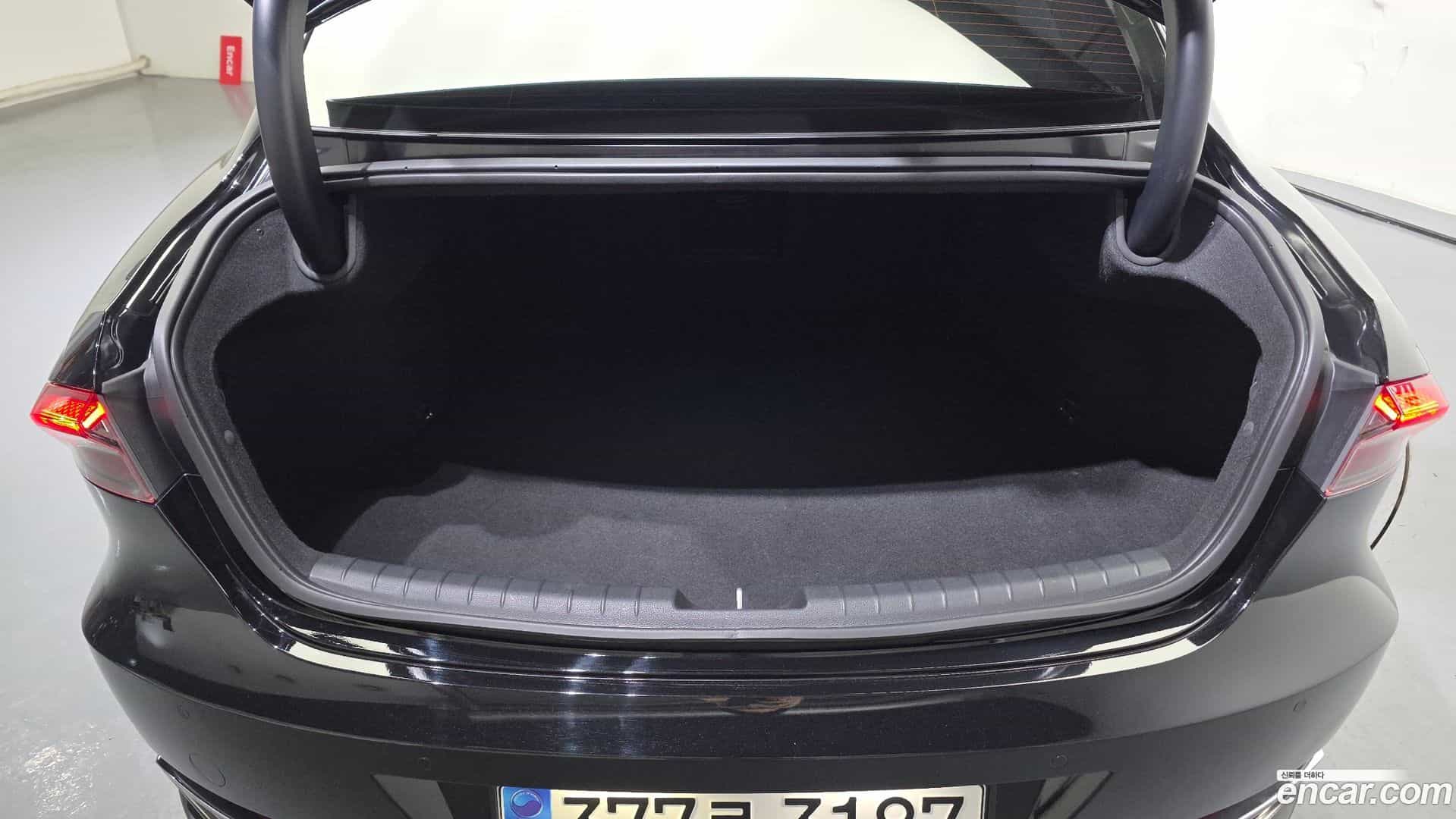 Grandeur Hyundai 2022.5-OPTION-045