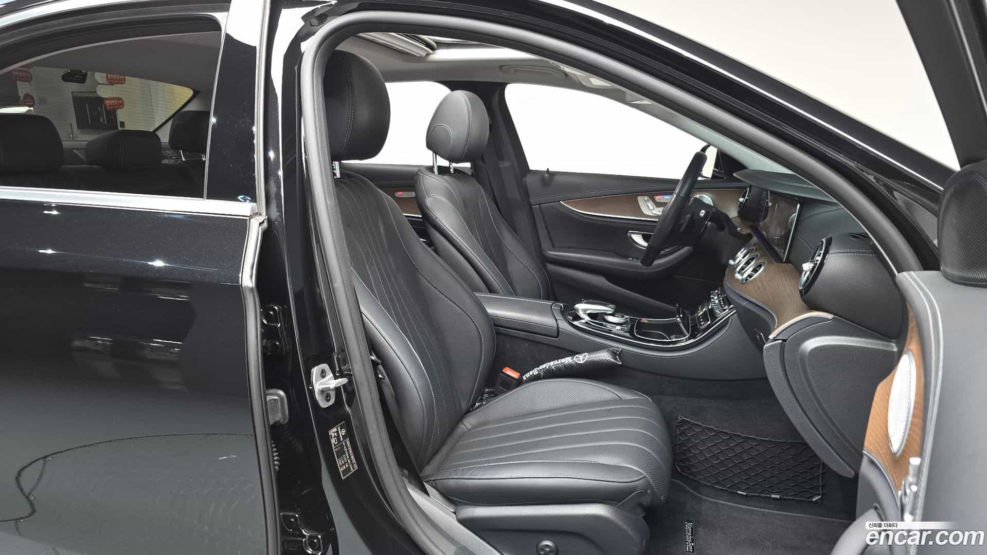 E-Class Mercedes-Benz 2020.4-OPTION-015