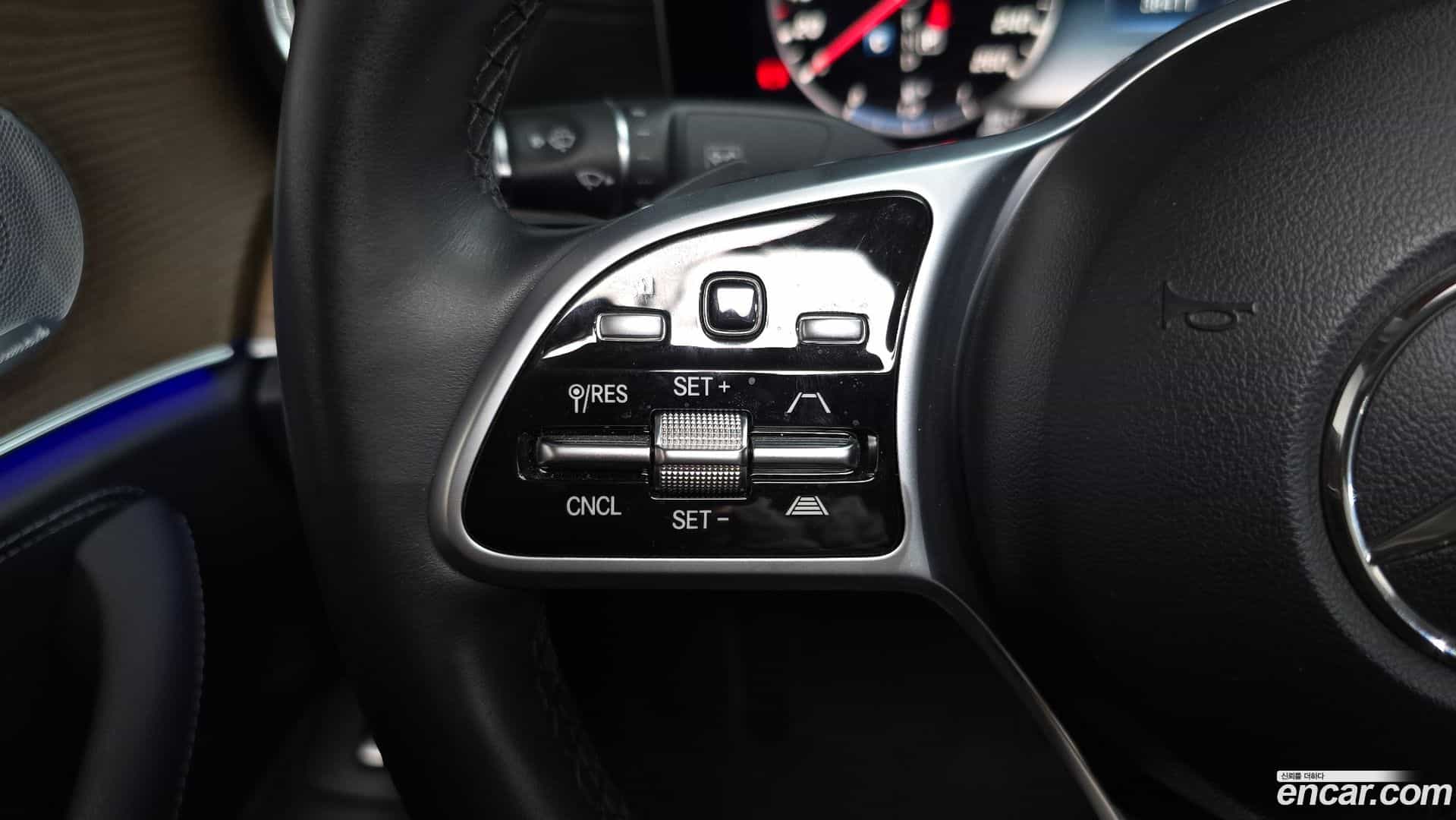 E-Class Mercedes-Benz 2020.4-OPTION-020