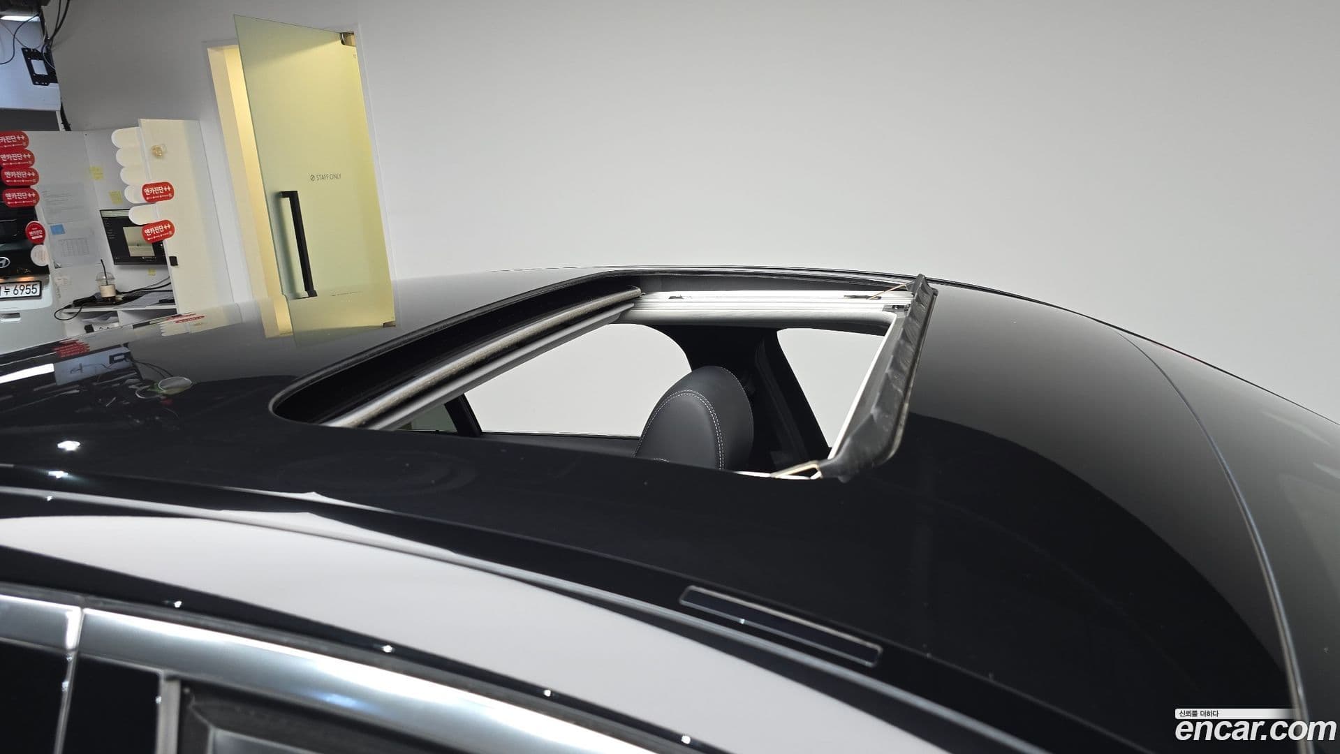 Main__Slider__Photo:E-Class Mercedes-Benz 2020.4-28